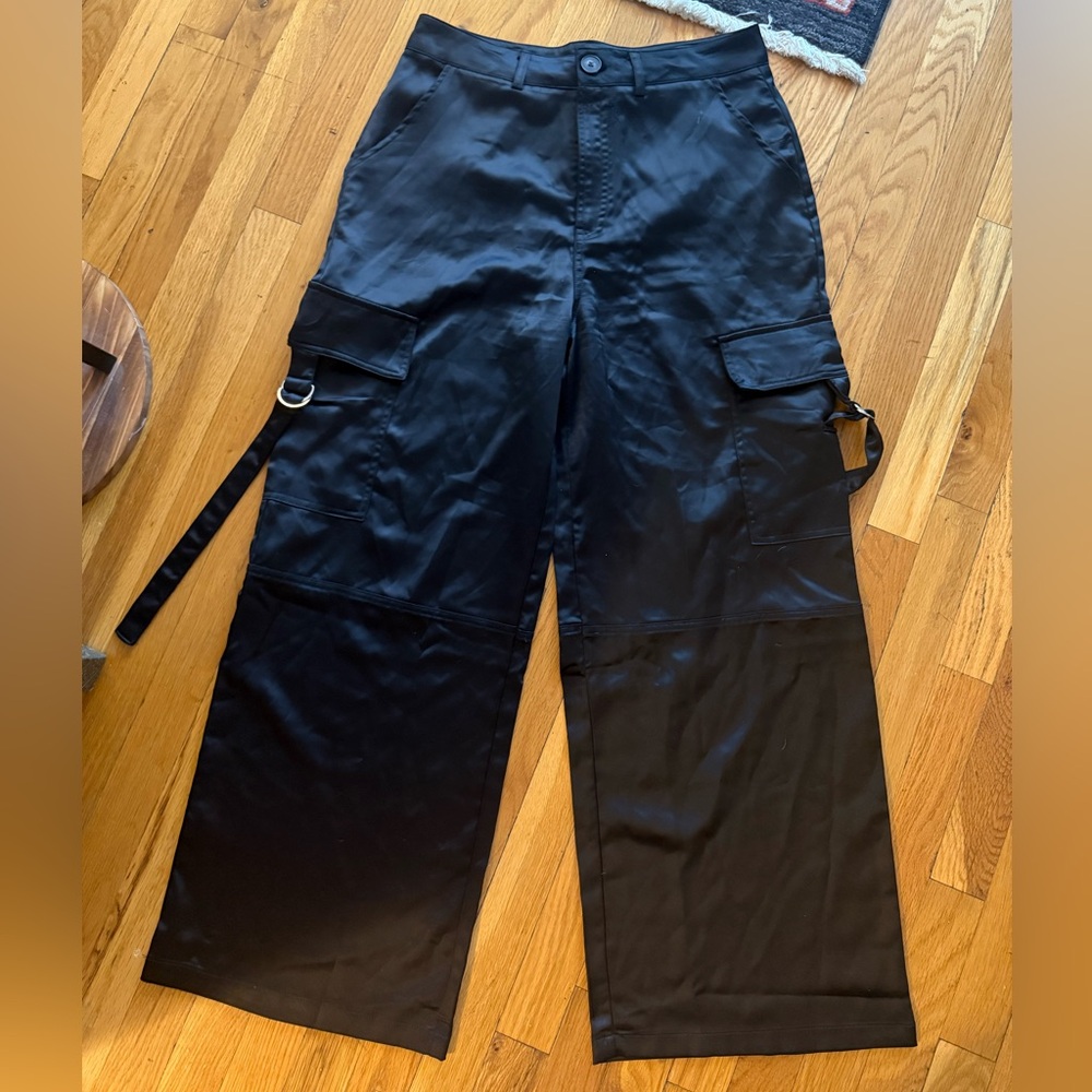 Silky cargo pant, worn once